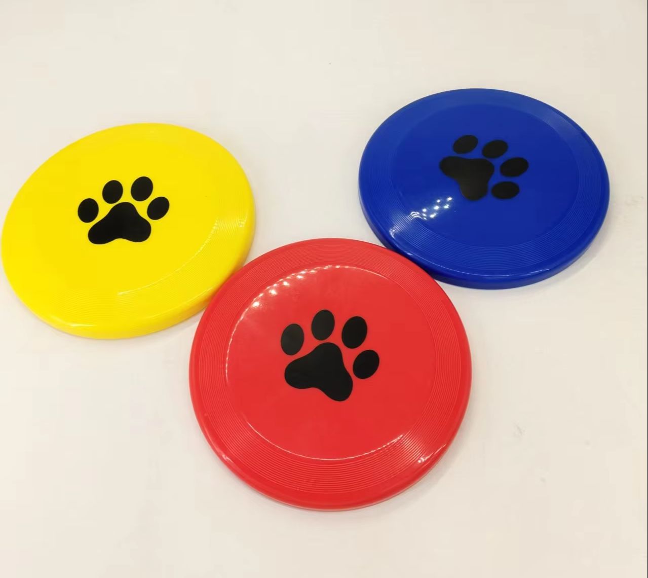 Flying Disc Dog Training Toy - 硬質プラスチック製犬用フリスビー 肉球型滑り止めフライングディスク 空力的に安定した飛行 屋外子犬トレーニング用インタラクティブフェッチトイ