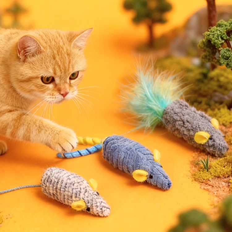猫のおもちゃ 3個入り ぬいぐるみ 模造ネズミ 噛むと音が鳴 - Catnip Interactive Plush Mouse のレビューと価格
