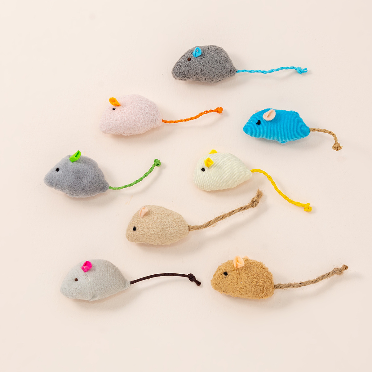 16個入り 猫用インタラクティブマウスおもちゃ 猫の噛むおも - Catnip Interactive Plush Mouse のレビューと価格